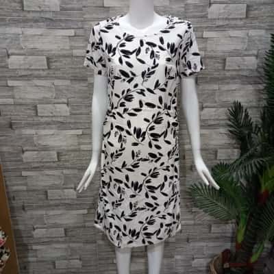 Noni B Womens  Size 8 Casual Dress / Floral Dress Black  / Floral / White 