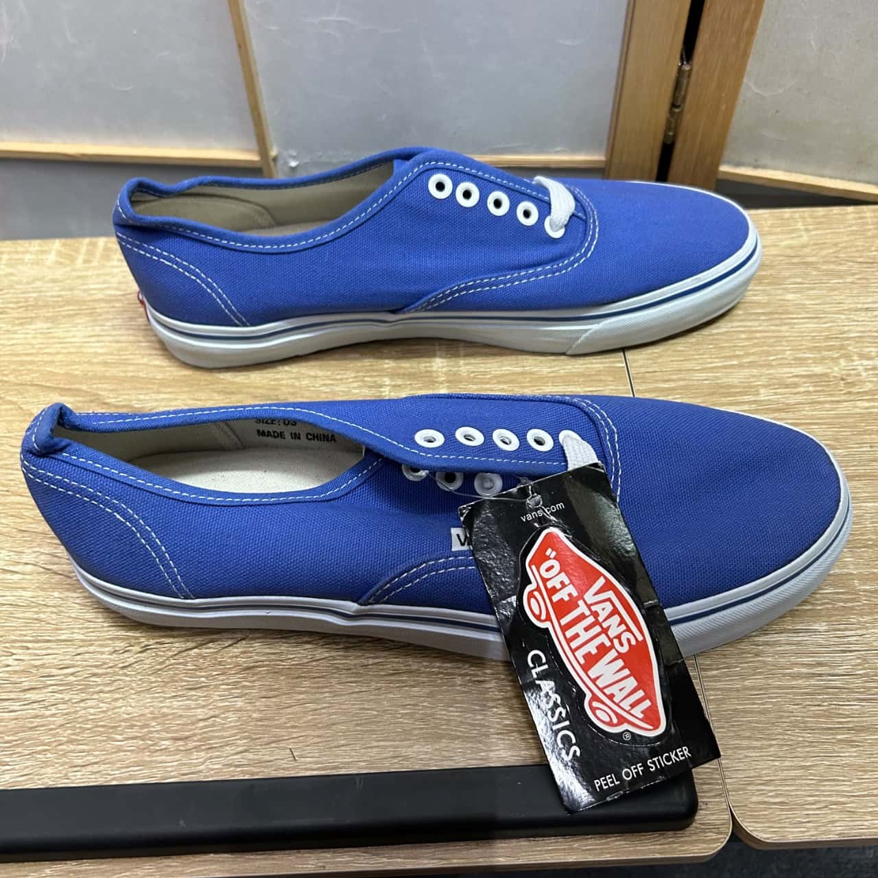 New With Tags Size 10 VANS Authentic Dazzling Blue (s)