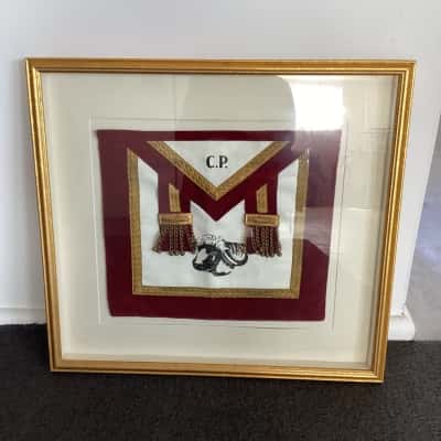 Mason’s framed apron