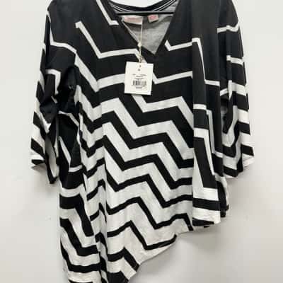 Sass & Bide  Size S 3/4 Sleeve Top Black  / White 