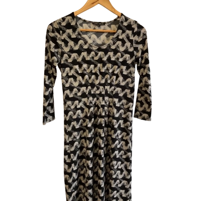 “Laura Ashley”- Womens  L.S. dress -Size 7 / 8 -Pattern 