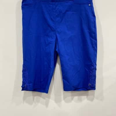 Noni B Womens  Size 12 Shorts Blue 