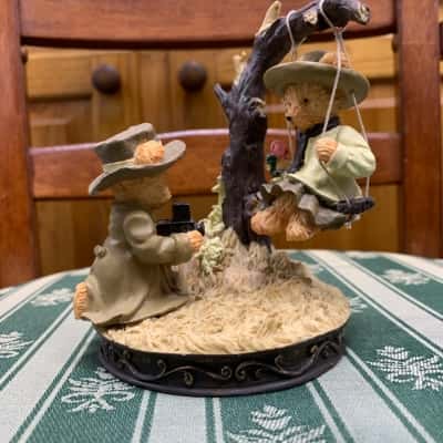 1998 Avon "Teddy bear on a swing" collectable