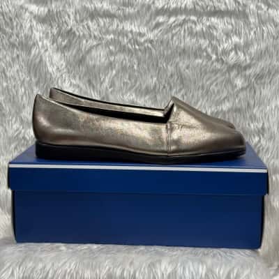 Diana Ferrari Womens  Size 10 Flats Silver 