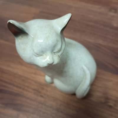Modern Cat Statue