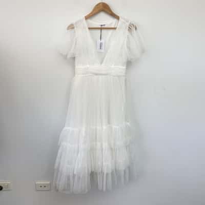 Showpo White Flutter Sleeve Tulle Plunge Jiraye Midi Dress  Size 10 