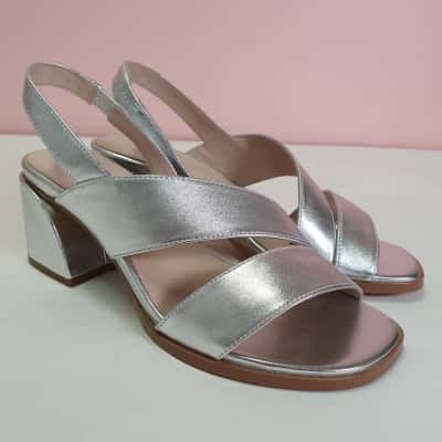 Blue Illusion Women's Size 39 Minnie Heel Silver