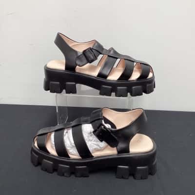 Gorman Womens  Size 38 Sandals Black  