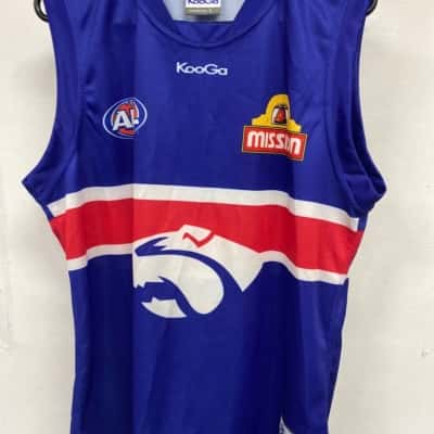 Western bulldogs AFL Mens  Size L Jersey Blue / Red / White 