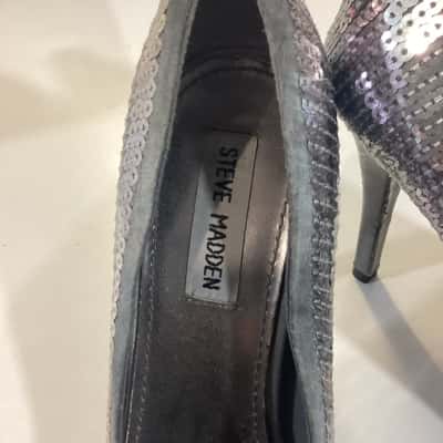 Steve Madden Womens  Size 6 Heels Silver 