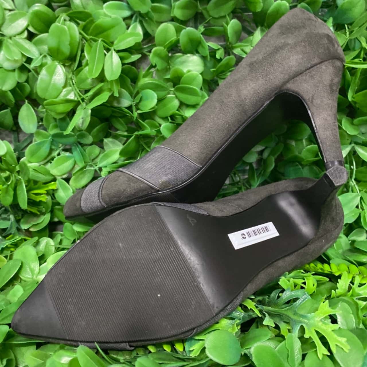 Savannah Womens Size 8 Grey suede shoes