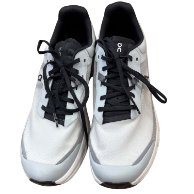 Cloudvista Black/White runners size 8