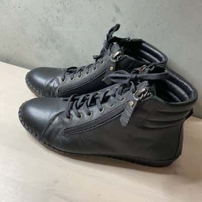 Soft Tread Black Leather Double Zip Ankle Boots Size 38