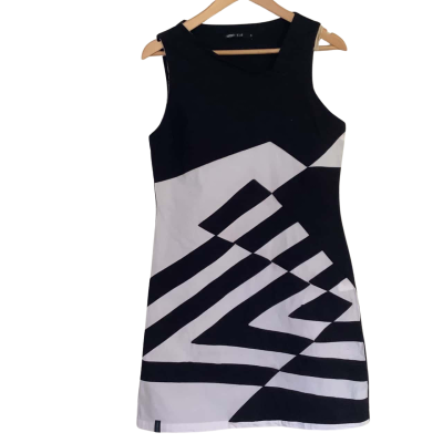TurboWear.  Abstract Black and White Dress.    Size 5 