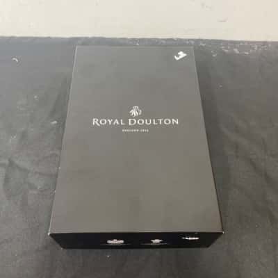 Royal Doulton wine glasses 2 glasses 