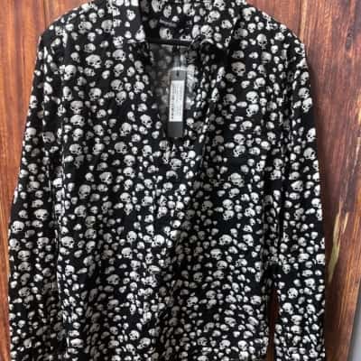 Dangerfield   Size XL Black  / White skulls shirt new 