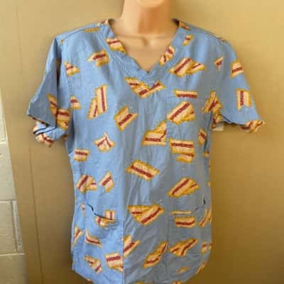 Dangerfield Womens Scrubs Top Size M Short Sleeve Top Blue / Iced Volvo Pattern 
