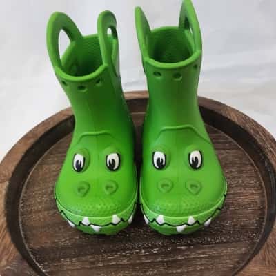 Toddler size cute lime green size 5 colorful fun croc crocodile gumboots