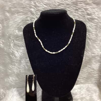  Women's Vintage style Beaded Necklace & Earrings 
