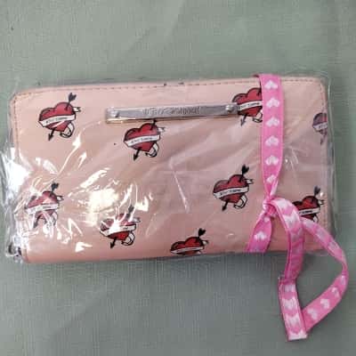  Betsey Johnson  Wallet 