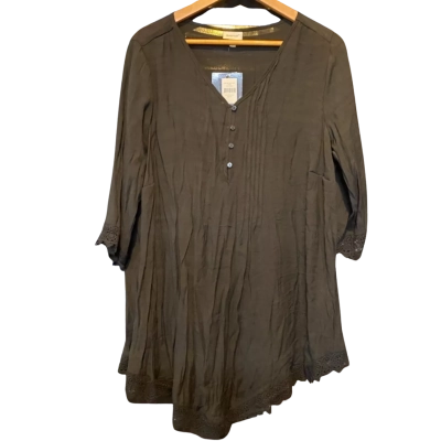 Avenue Size 14 Black  Top