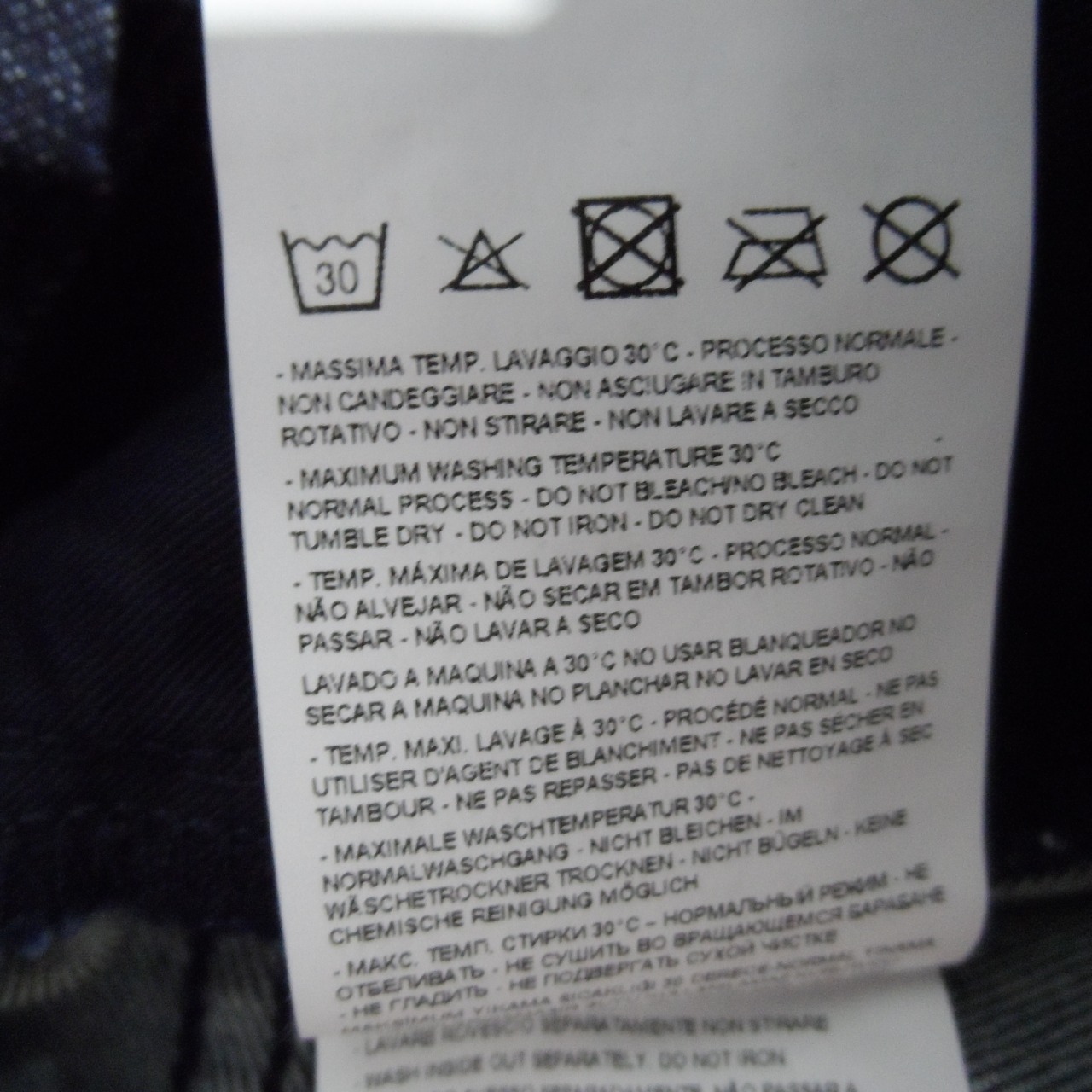 Armani Jeans J28 Mens Size 32 Slim Fit Jeans Indigo Blue New with Tags(s)