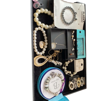 Bracelets / Earrings / Necklaces / Ring /Black / White 