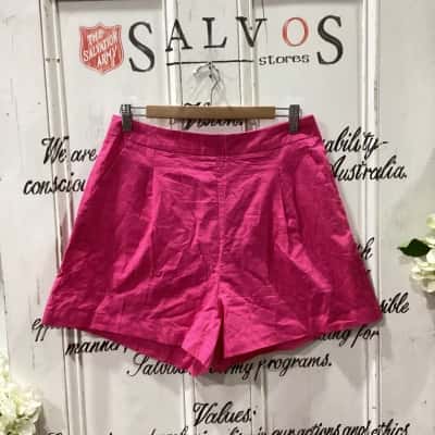 White Closet Brand! BNWT GORGEOUS HOTT PINK! Womens  Size 10 Shorts / Tailored Shorts Pink  