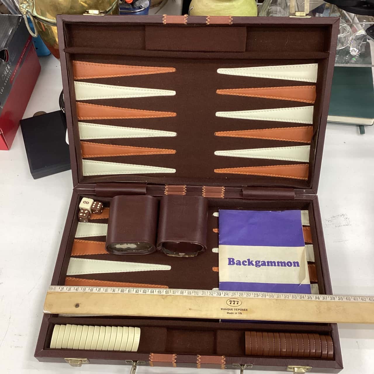 Vintage Backgammon Game in Briefcase (s) - Used Very Good | Salvos Stores