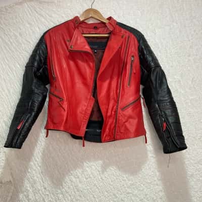  Dririder Leather Size 10 Motorcycle Jacket in Black / Red 