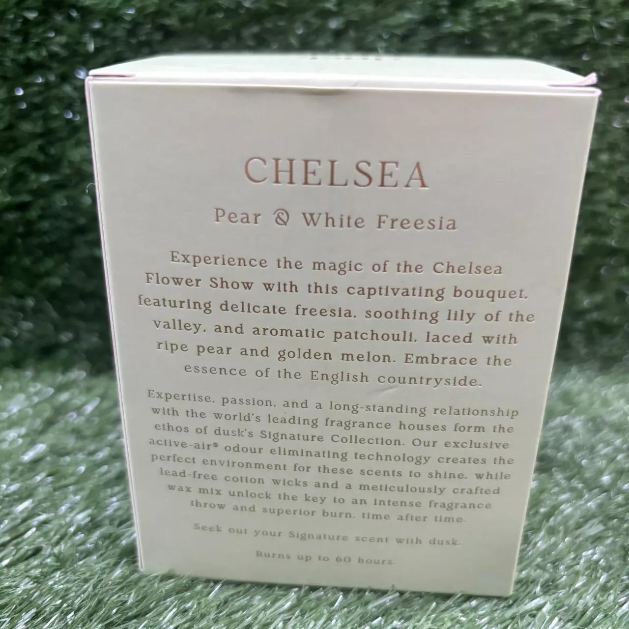 Dusk Chelsea Pear & White Freesia Candle (New in Box)(s)