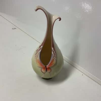 Signed Franz papillon porcelain butterfly small vase FZ00580