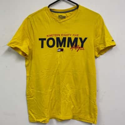 Tommy Hilfiger Mens  Size S Short Sleeve T-shirt Yellow 