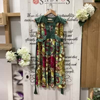 Alannah Hill Brand! 100% SILK DRESS!  Womens  Size 10 Midi Dress / Sleeveless Dress  Green / Multicoloured / Pattern 