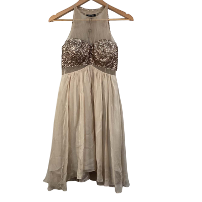 BNWT  Womens Bariano Size 6 Beige 
