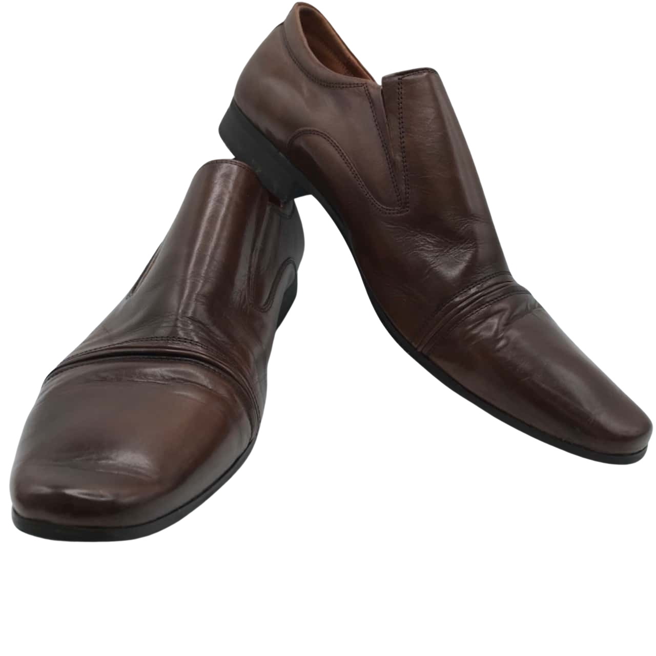 Tarocash. Mens Size 11. Brown slips on shoe. In box RRP 149.99. (s)