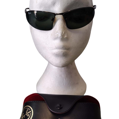 Ray-Ban RB 3196 Sunglasses – Made in Italy – Gunmetal Frames with Dark Lenses
