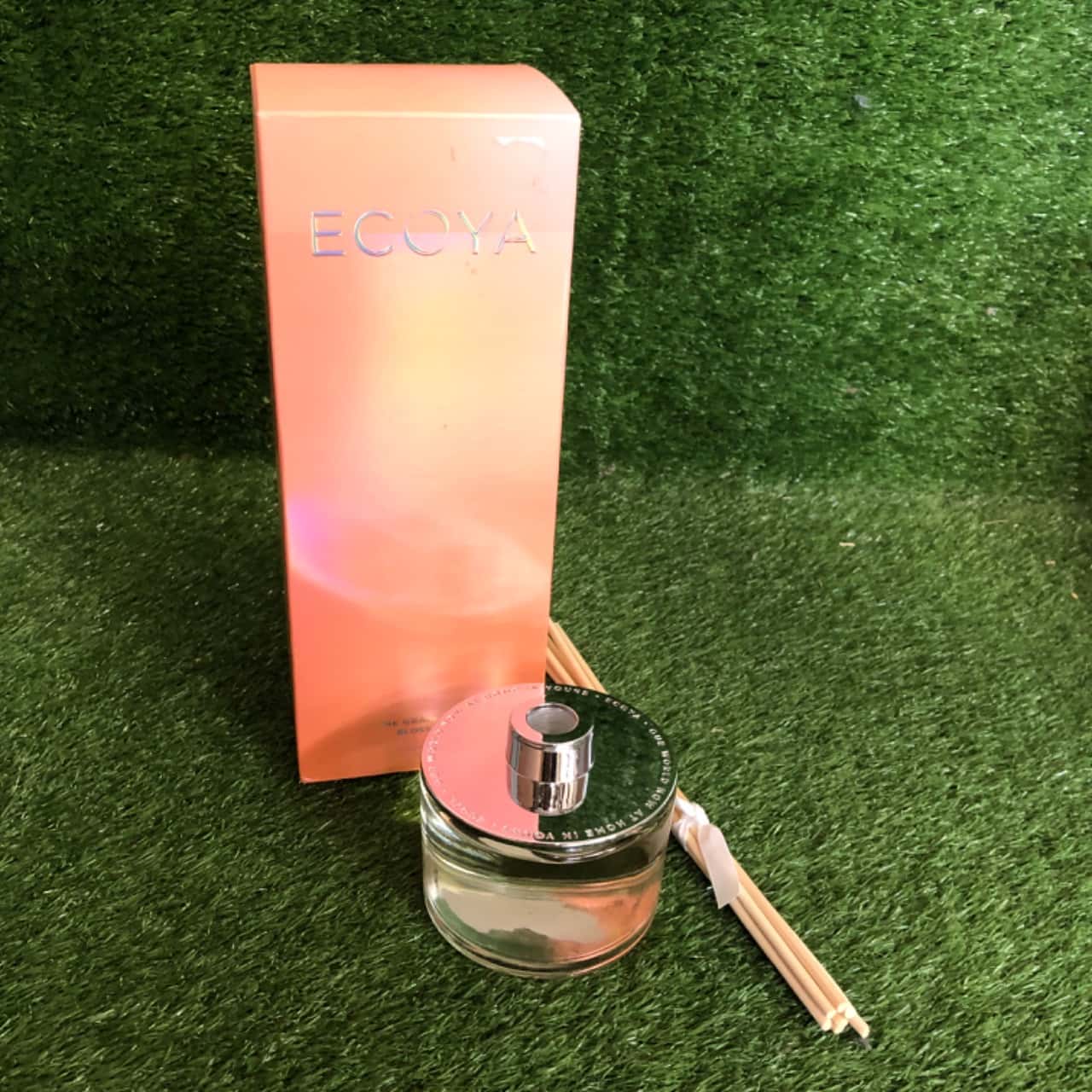 Ecoya Pink Grapefruit Blossom Reed Diffuser (New in Box)(s)