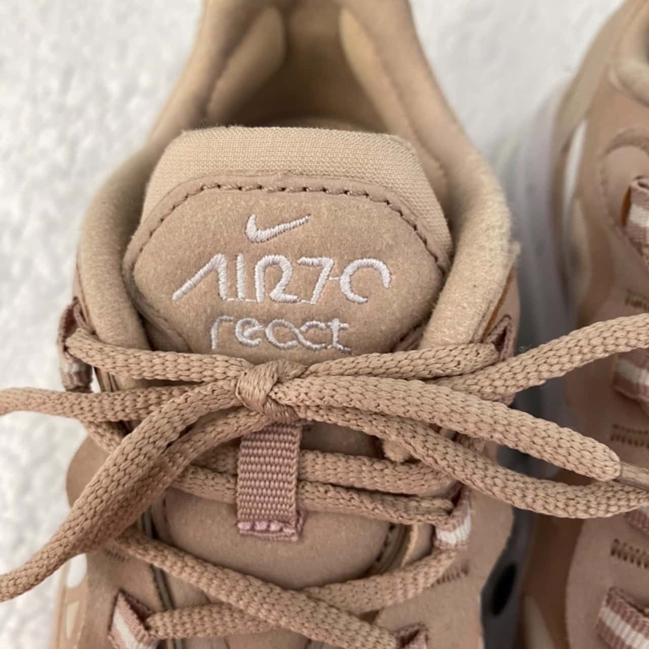 nike womens 270 react