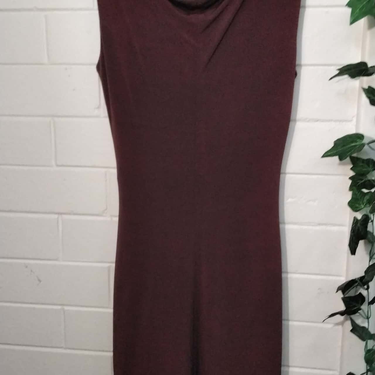 Womens Size M Sleeveless Dress Maroon Satch
