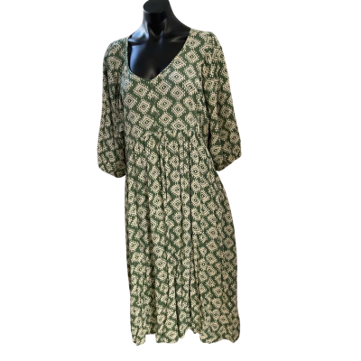Willow tree Womens  Size 12 Casual Dress Green / Pattern 