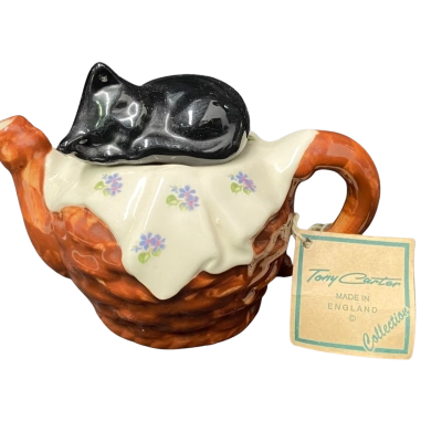 Tony Carter teapot with black cat
