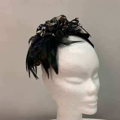  Womens Fascinator / Headpiece on Clip - Black & Silver 