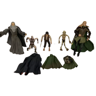 Lord of the Rings Figurines & Cloaks 