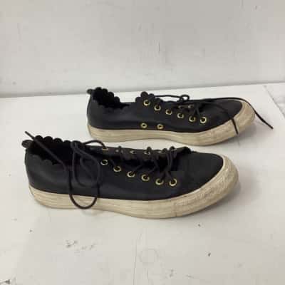 Converse  All Star Womens  Size 40 Black  