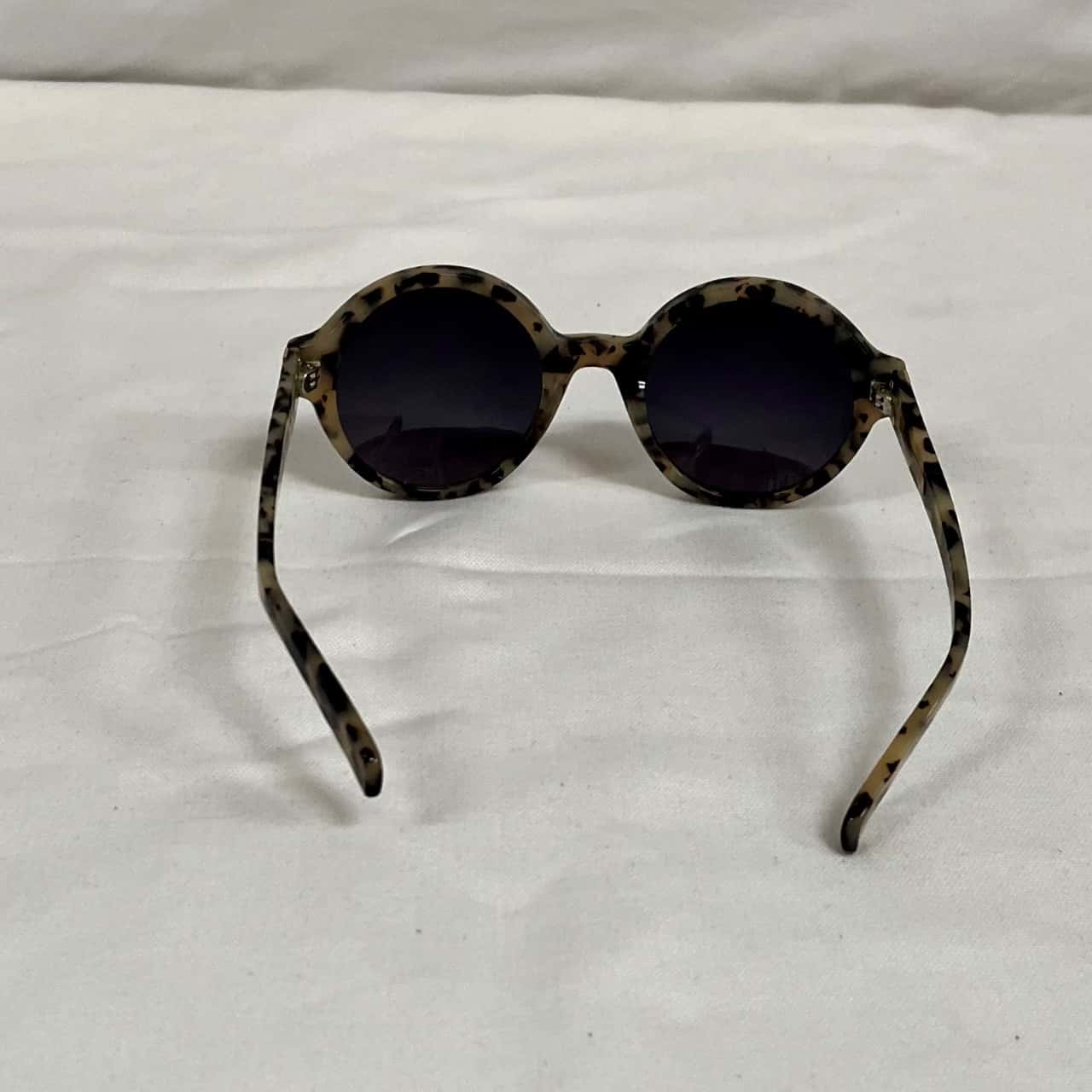 Oliver Bonas Tortoise Round sunglasses w/ glasses case and cloth(s)