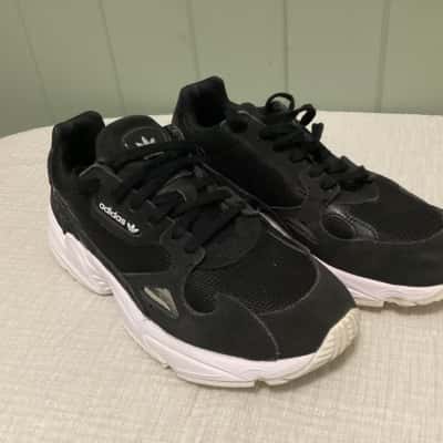 Adidas Womens  Size 4.5 Sneakers Black  