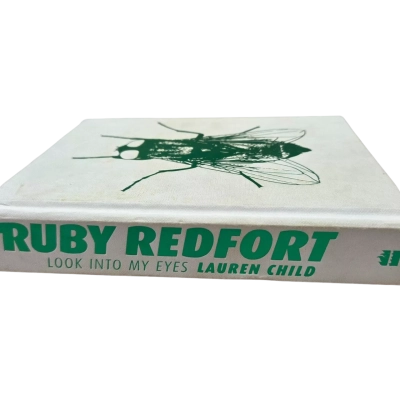 Ruby Redfort: Look into my eyes.