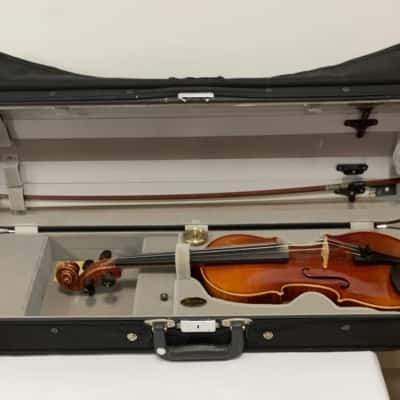 Full Size Amore Violin 2008 with Bobelock Case, Bow & Accessories