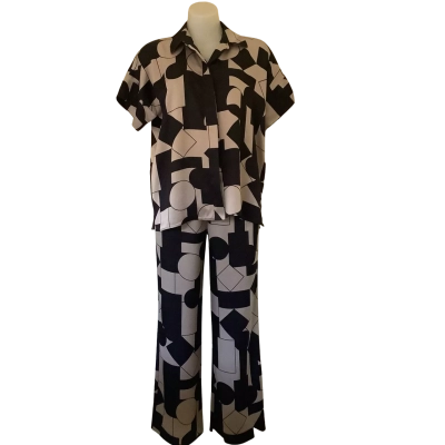 Seed Heritage.  Abstract Geo Satin Shirt and Pant Set.    Size 8  